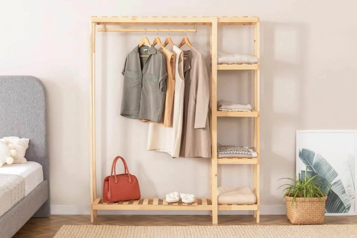 Kleiderschrank aus Holz mit 1 Fach | 130 cm