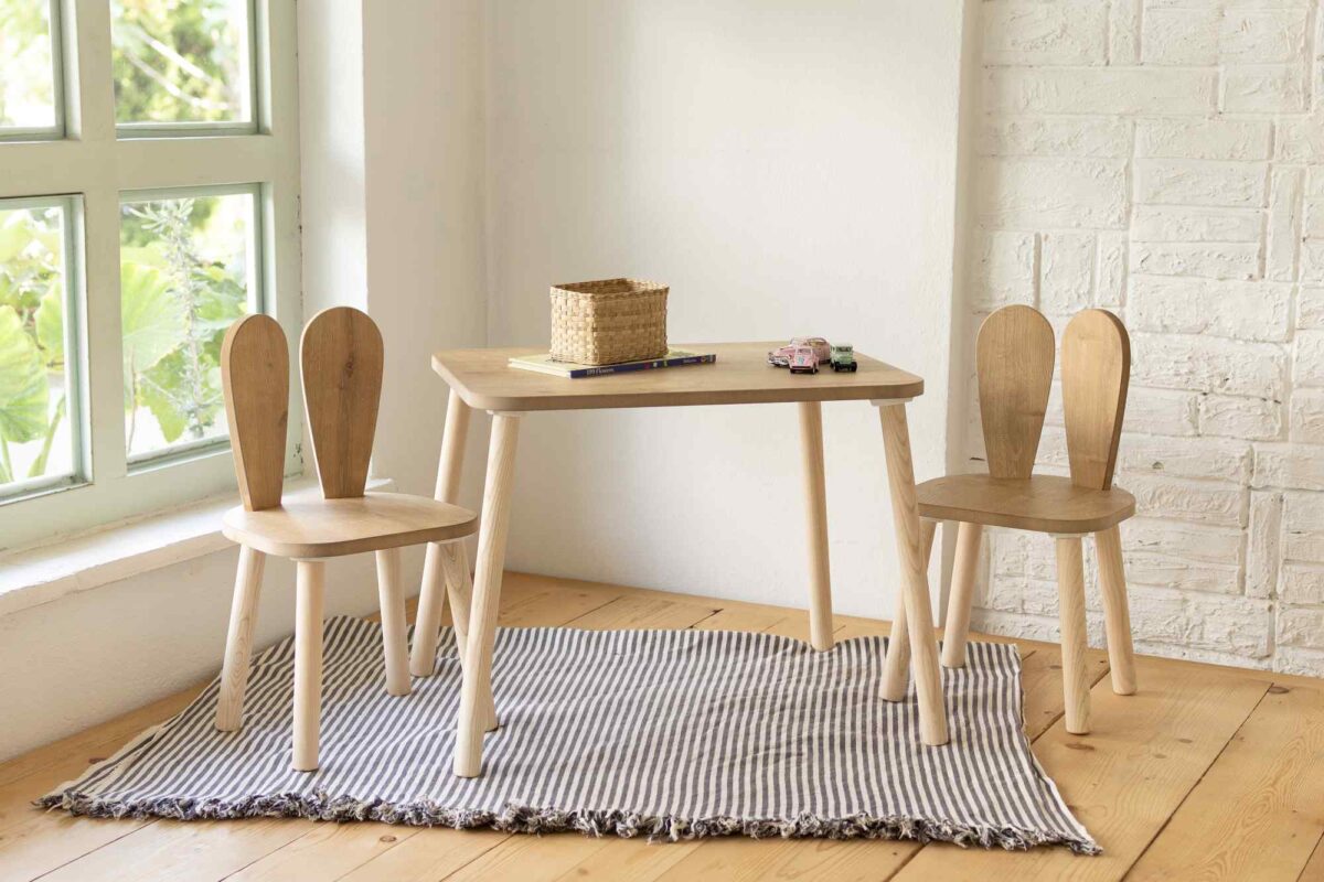 Kinder Tisch- und Stuhl-Set aus Holz -Montessori Design „Kaninchen“ (1 Tisch + 2 Stühle, ab 2–6 Jahre) – Bild 2