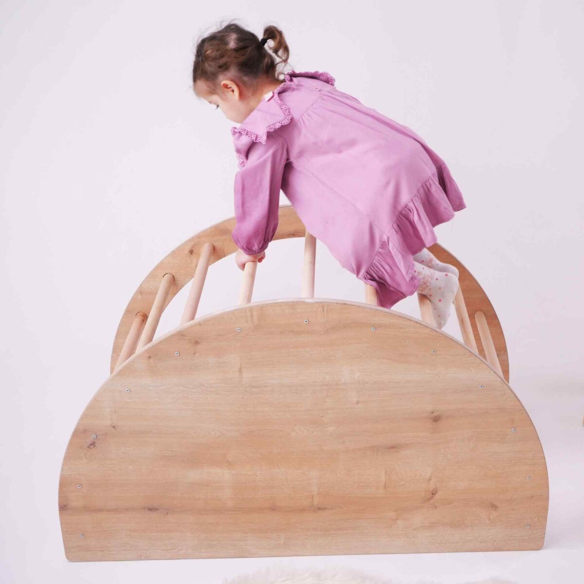 Montessori Kletter- und Spielbogen aus Holz -Pikler Dreieck Alternative mit Rutsche, Stuhl & Schaukel (ab 1–6 Jahre) – Bild 2
