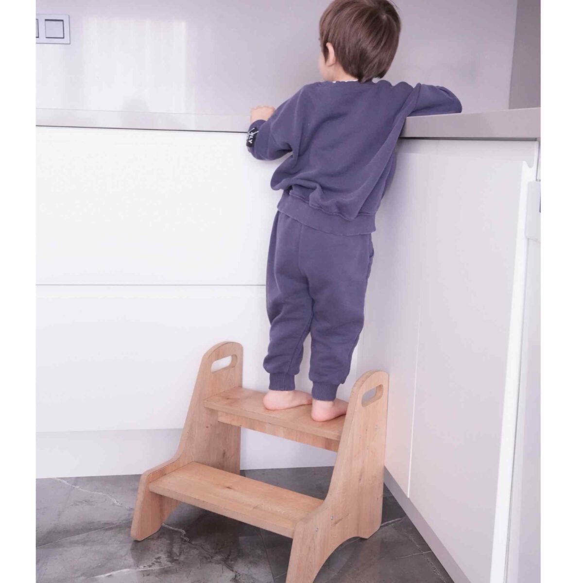 Kinder Tritthocker aus Holz -Montessori Lerntreppe & Entwicklungshilfe (ab 18 Monaten) – Bild 3