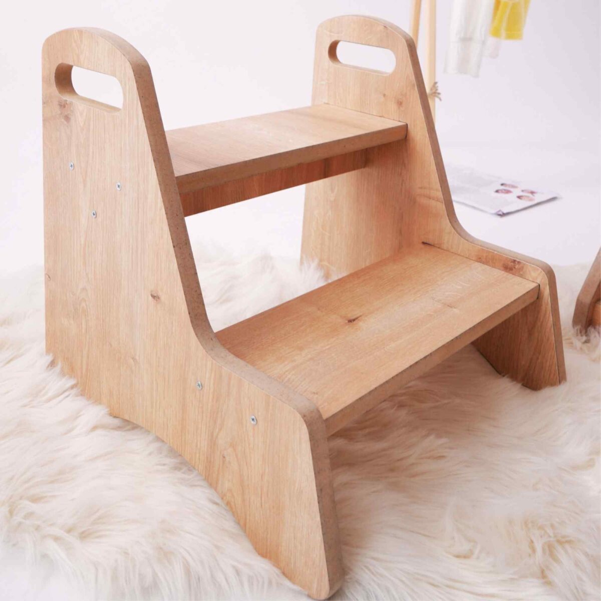 Kinder Tritthocker aus Holz -Montessori Lerntreppe & Entwicklungshilfe (ab 18 Monaten) – Bild 4