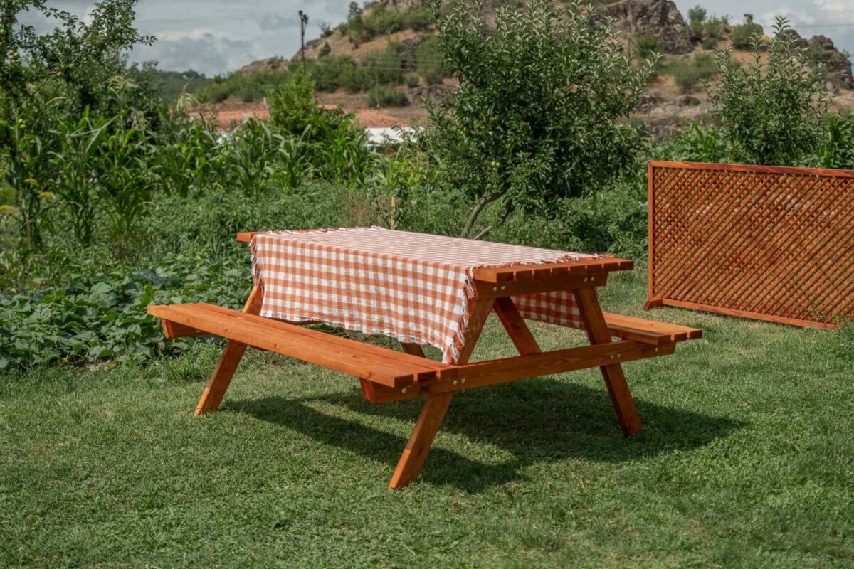 Picknicktisch aus Massivholz – 6 Personen – Bild 3