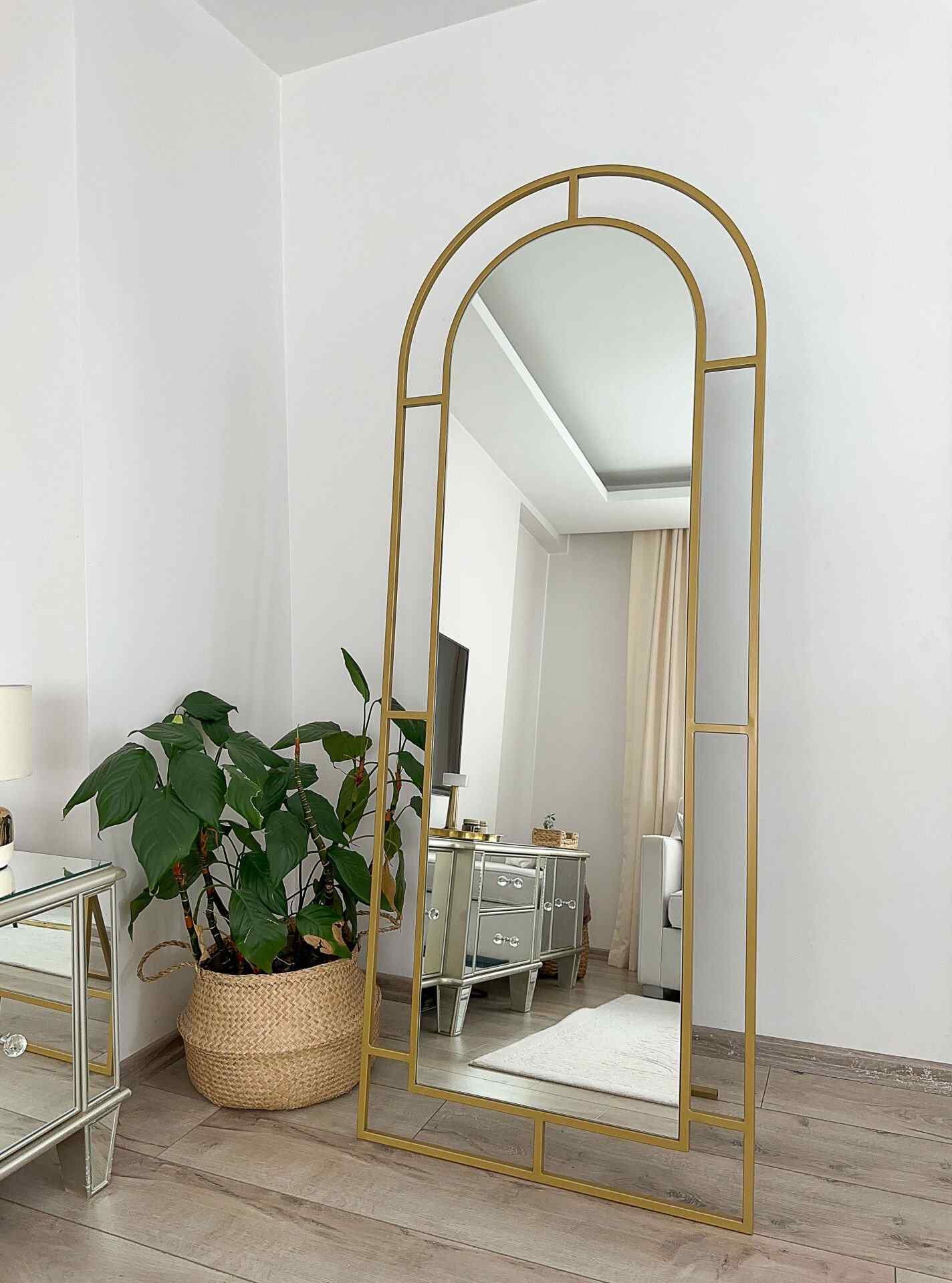 Dekorativer Standspiegel in 4 Farben | 180x70 cm