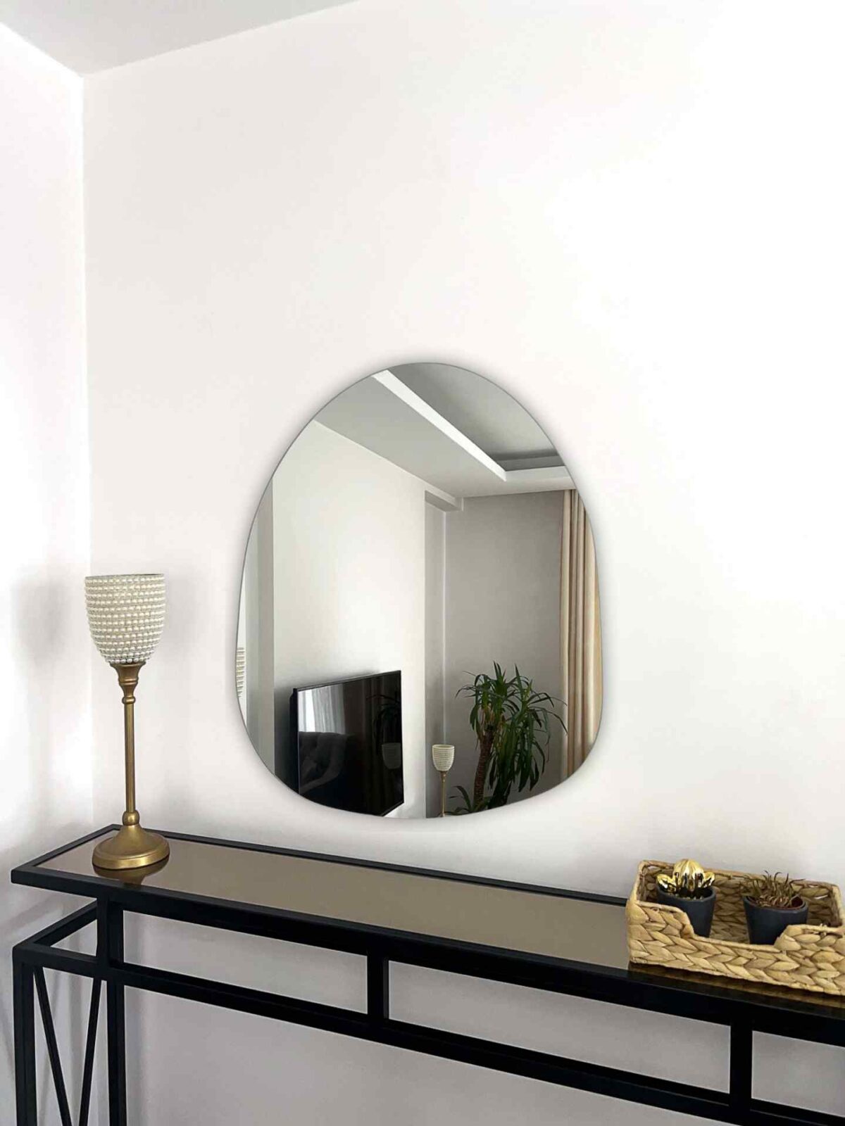 Asymmetrischer Wandspiegel | 70×60 cm