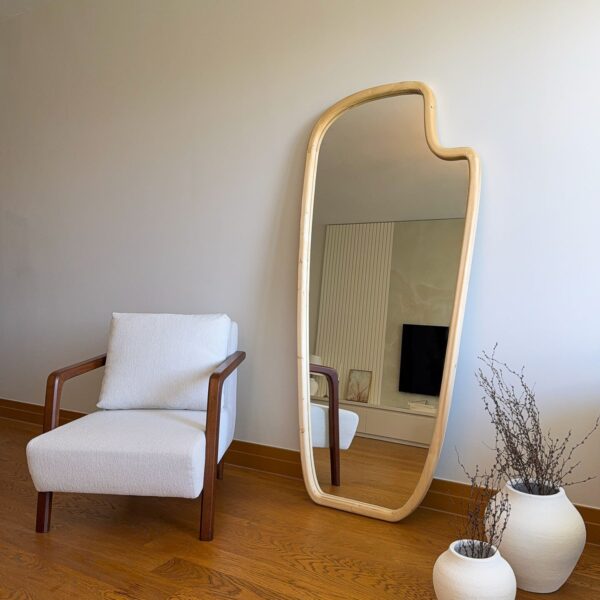 Alternative view of Asymmetrischer Standspiegel aus Naturholz – 180x80 cm