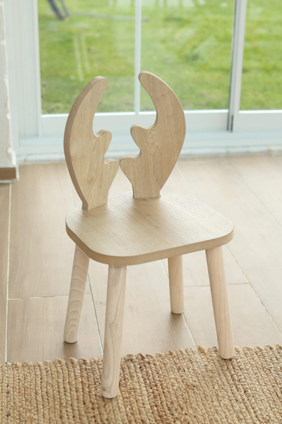 Kinderstuhl mit Hirschmotiv – Bild 2