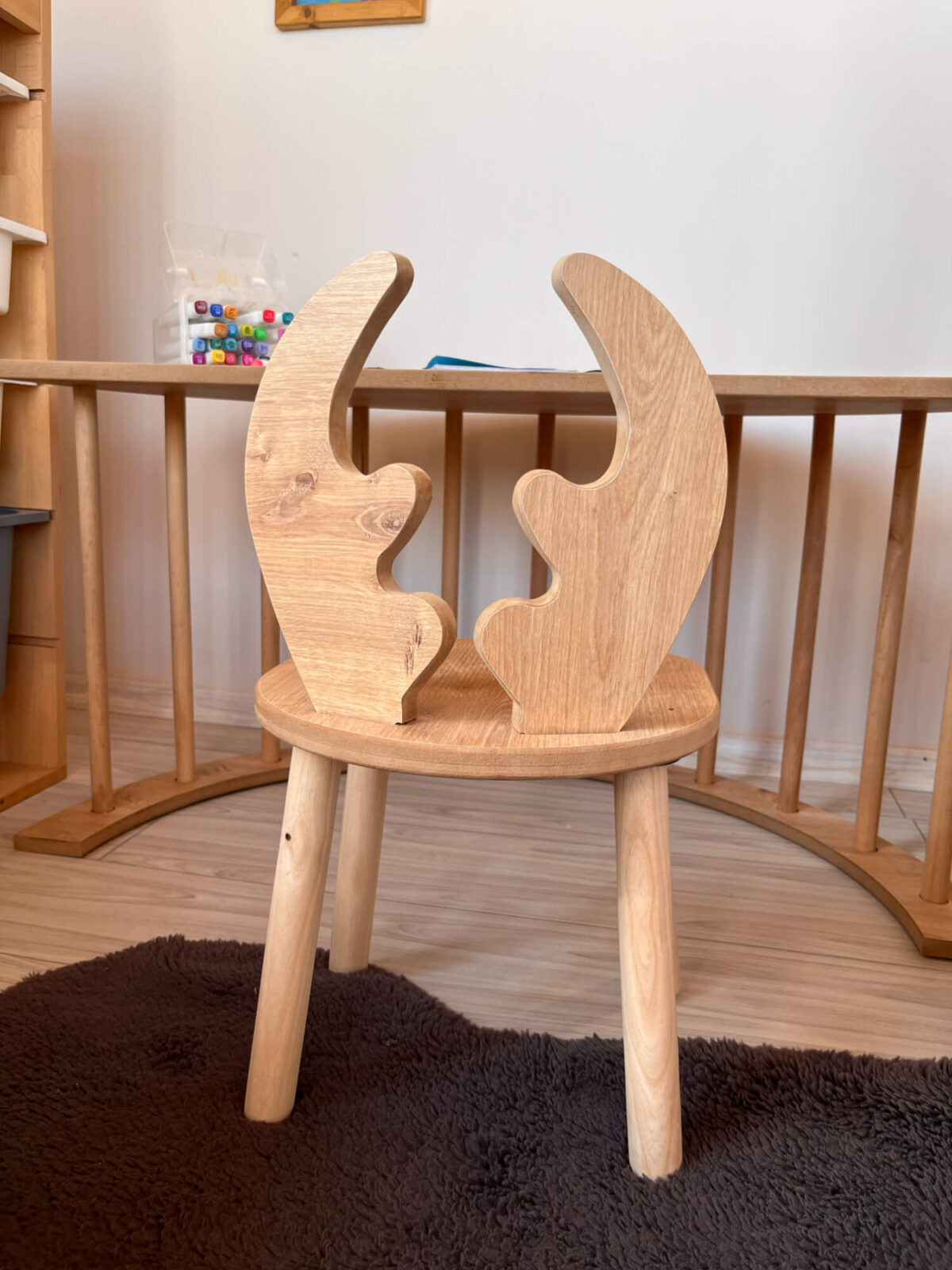 Kinderstuhl mit Hirschmotiv – Bild 4