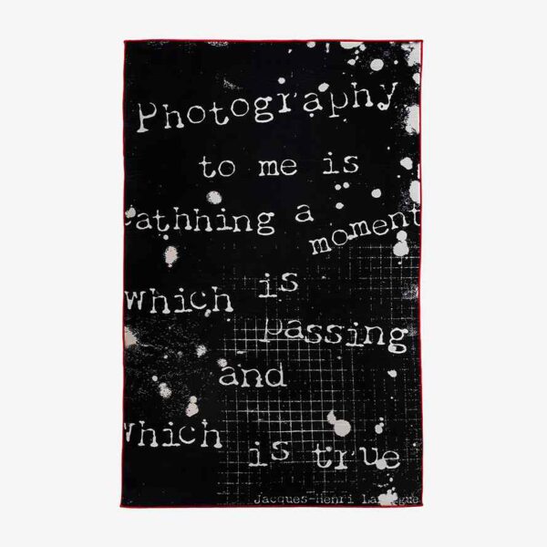 Kupa Comfort TypoArt Teppich – Schwarz