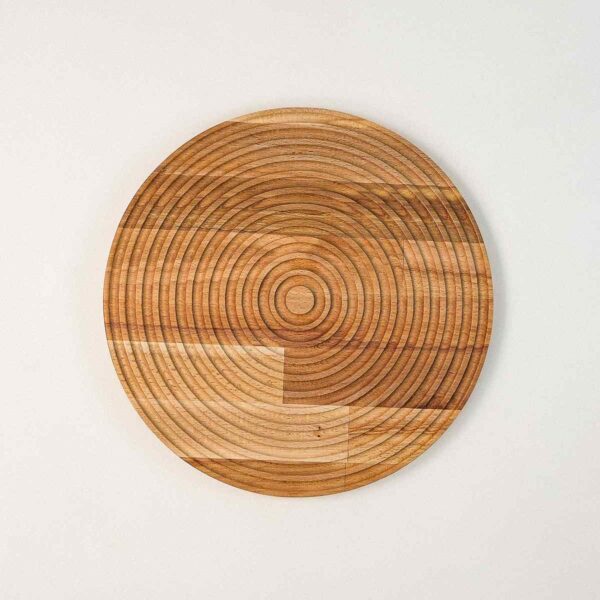 Alternative view of Dori Runde Servierschale mit Schnitzdesign aus Massiver Buchenholz